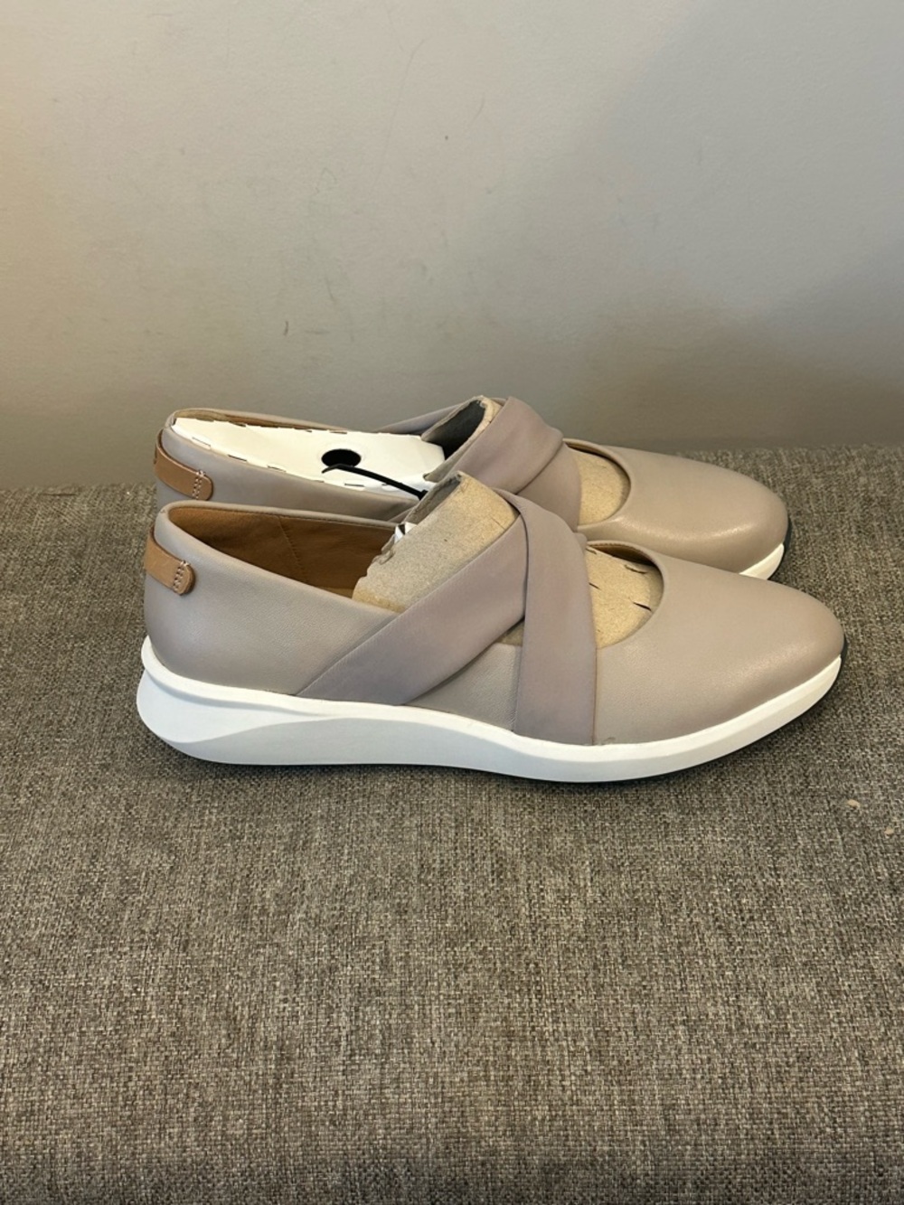 Clark’s Unstructured Gray Mary Jane Slip On Loafers Size 11